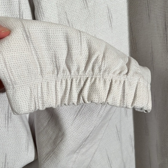 NWT-ATHLETA-W 24-white and gray-Farallon jogger. elastic & drawstring waistband. - Picture 4 of 13